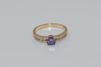 Damen Fingerringe, Edelstahl, Vergoldet, Violett, Zirkonia-Weiss-Saphir, Grösse 62, A211