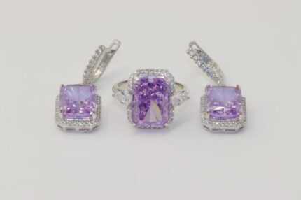 Silber 925, Lila Amethyst-Zirkonia Stein, Damenringe Grösse: 57, Ohrringe Länge: 3.5cm, Stein-L:2.1XB:1.7cm, RO9