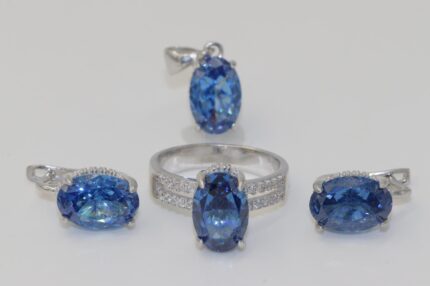 Silber 925, Blauer-Saphir-Zirkonia-Stein, Damenringe-Grösse 56, Ohrringe-Länge: 1.3cm, Anhänger-Länge: 2cm, ARO13
